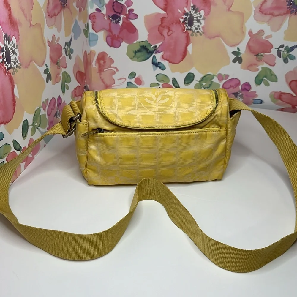 💯Authentic Chanel Travel Line Zip Shoulder Bag Nylon Small🍀